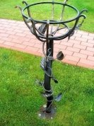 Кованая подставка для цветов №153 в Екатеринбурге фото