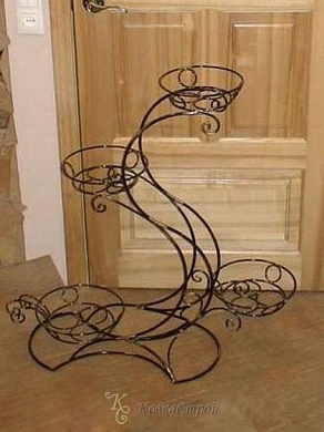 Кованая подставка для цветов №49 в Екатеринбурге фото