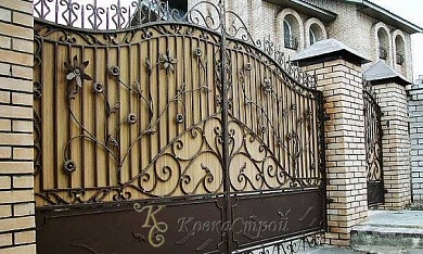 348. Ворота в Екатеринбурге фото
